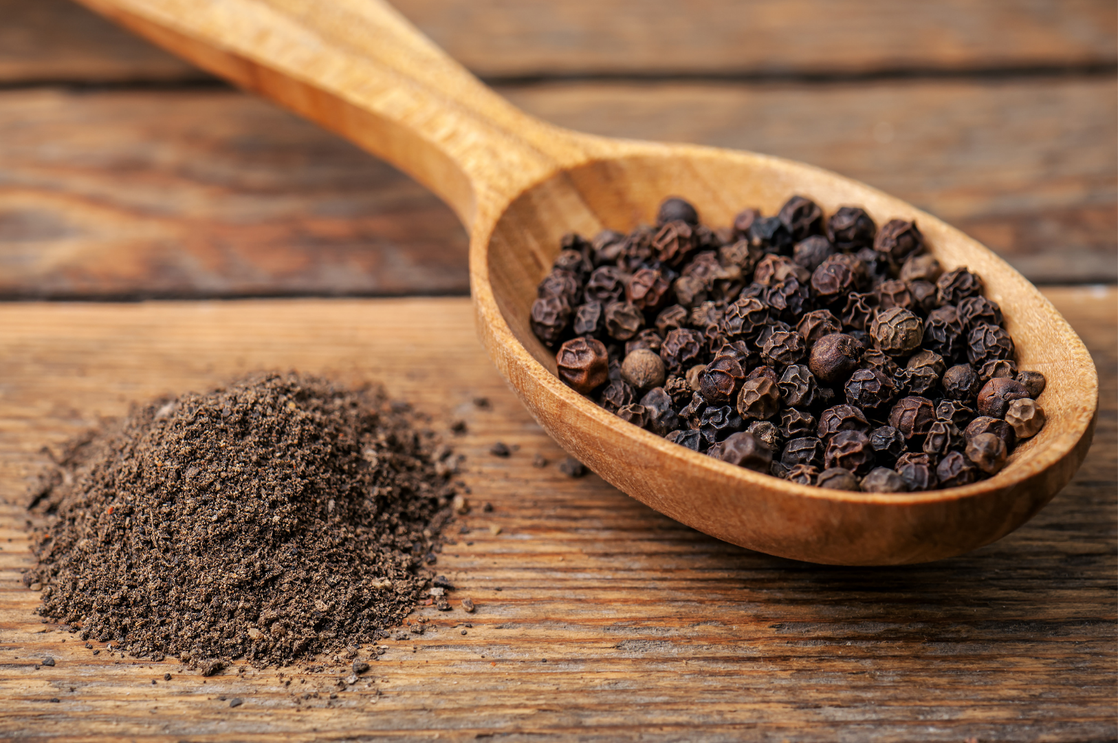 Black pepper or black pepper extract can be a great way to help grow hair or improve hair health. As noted by science, the "king of spice" can certainly be used to help hair growth and hair health!