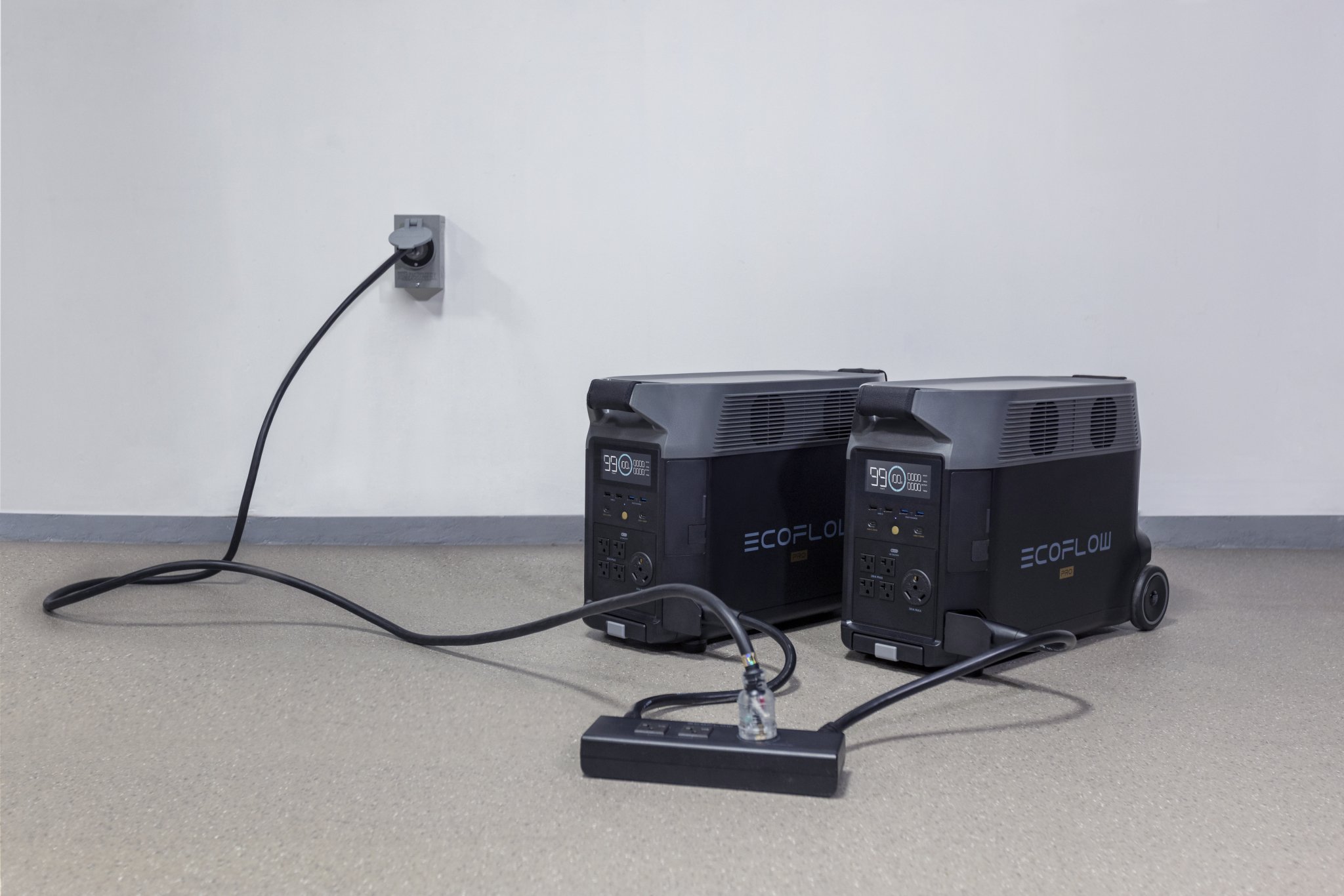 EcoFlow Delta Pro Portable Power Station + Double Voltage Hub + Power Inlet