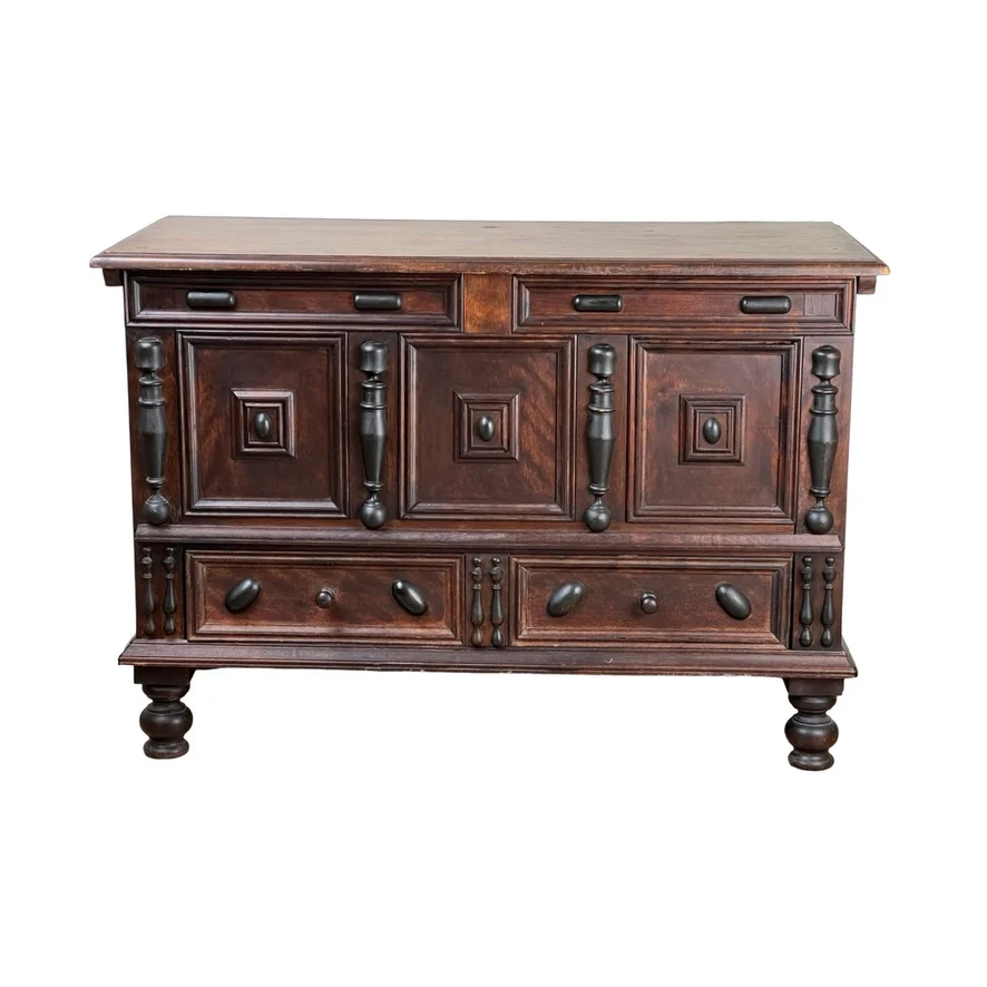 Wallace Nutting Pilgrim Chest