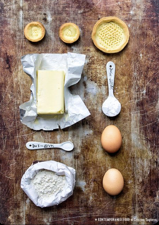 Se muestran los ingredientes para hacer la pasta sucreé