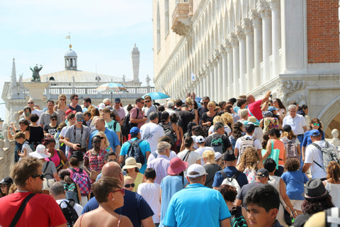 Turismo saturado en Italia. 

Foto de Levi van Leeuwen en Unsplash