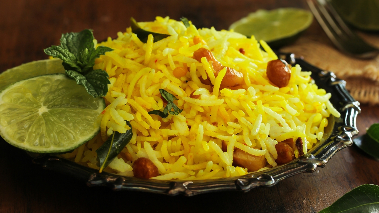 Garnished lemon rice