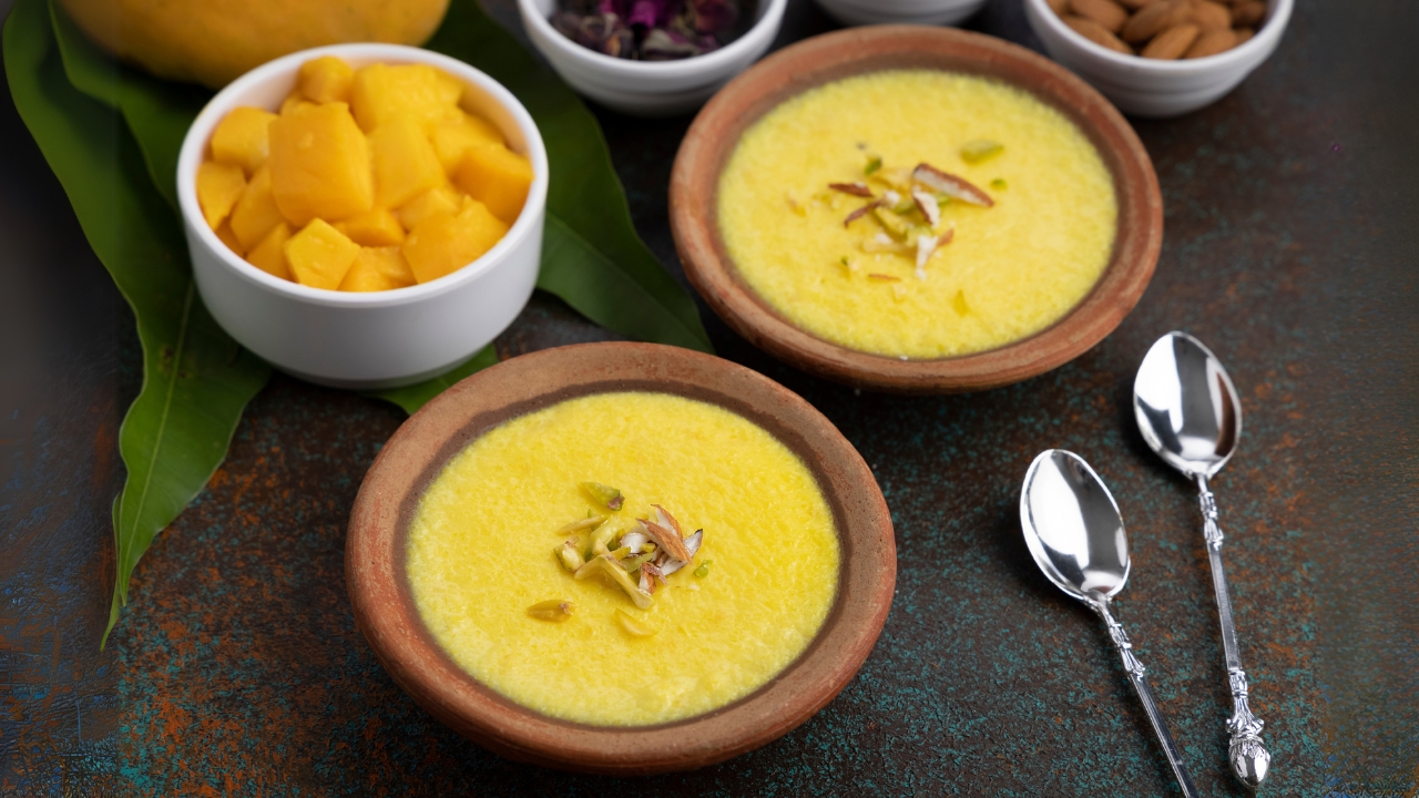 serving phirni