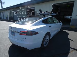2019 Tesla Model S - Crossbars and Kayak Rack - Thule 