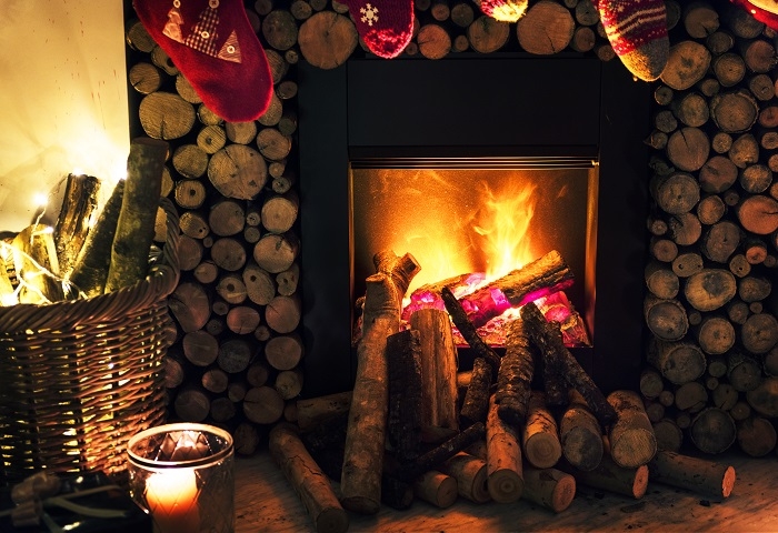 Strahlt Gemütlichkeit und Wohlbefinden aus: Der Kamin