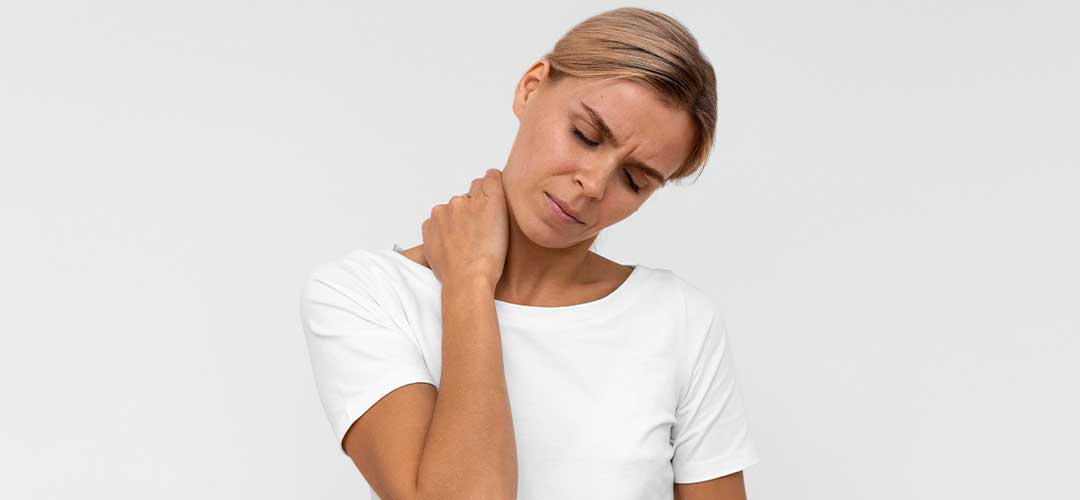 40 plus lady suffering from sore neck