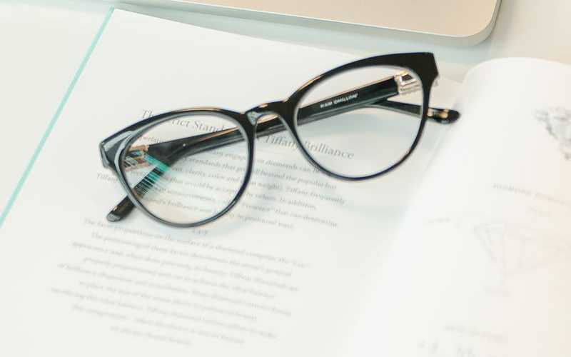 How to Choose the Right Reading Glasses Strength