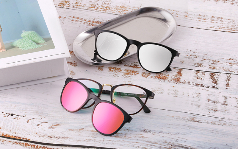 how can I wear sunglasses with glasses