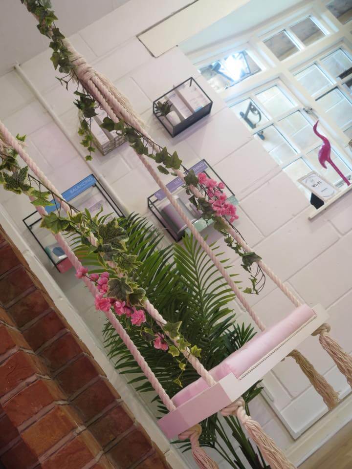 bronze and beautyful salon