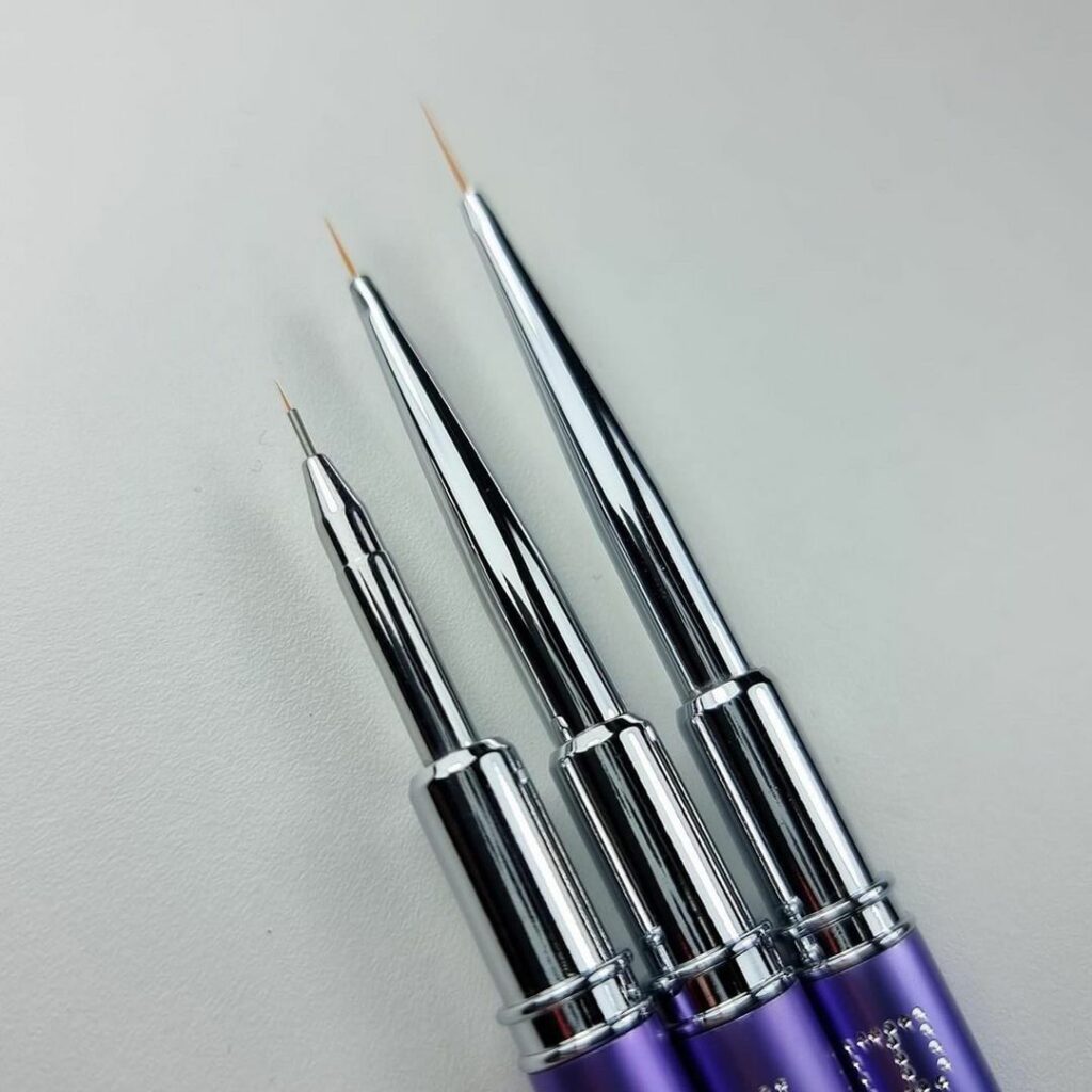 Nail brushes by Brillbird