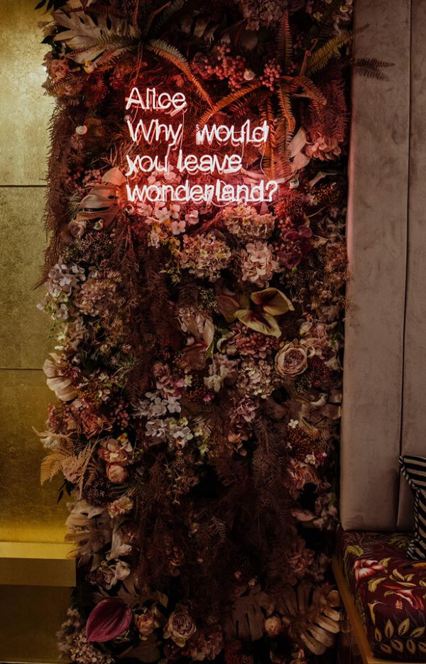 81 Rose Garden Floral Wall Salon Design
