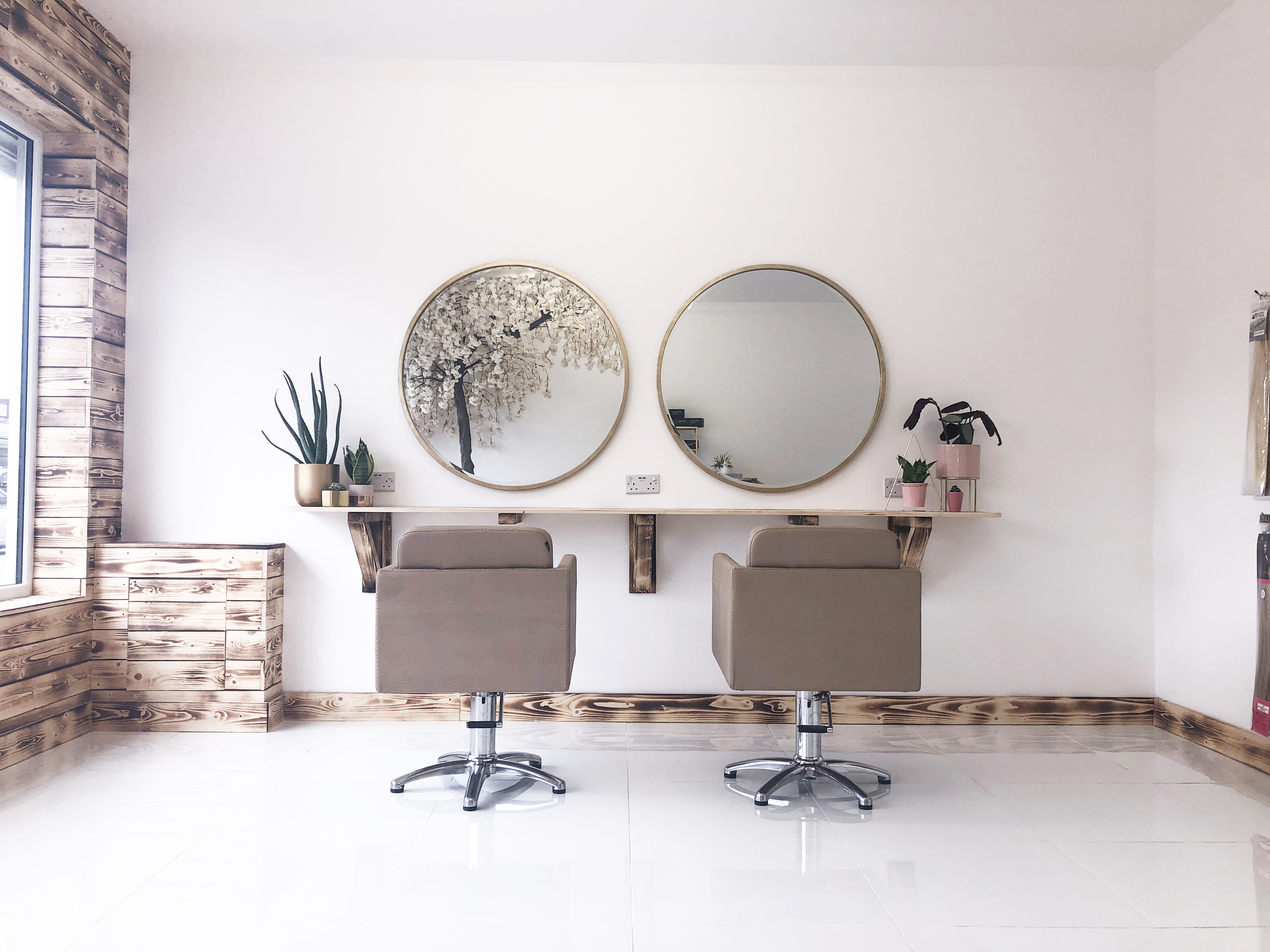 Chair Fees can make up a substantial part of a freelance hairdressers expenditure, so it's important you claim these back in your tax return.