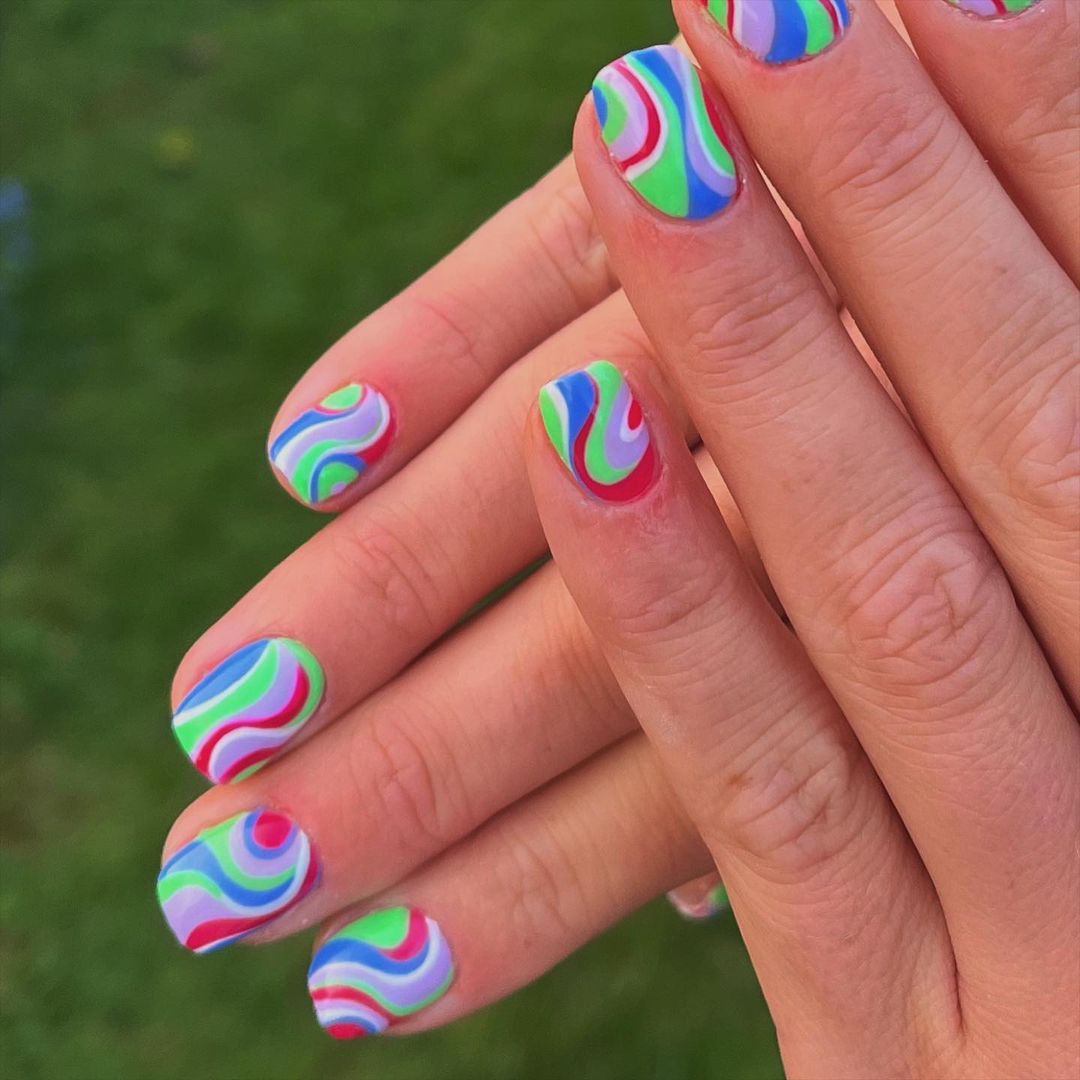 neon colours for festival nail designs