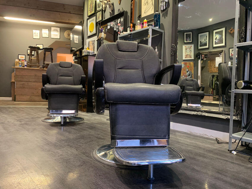 Black Hound Barber Chairs