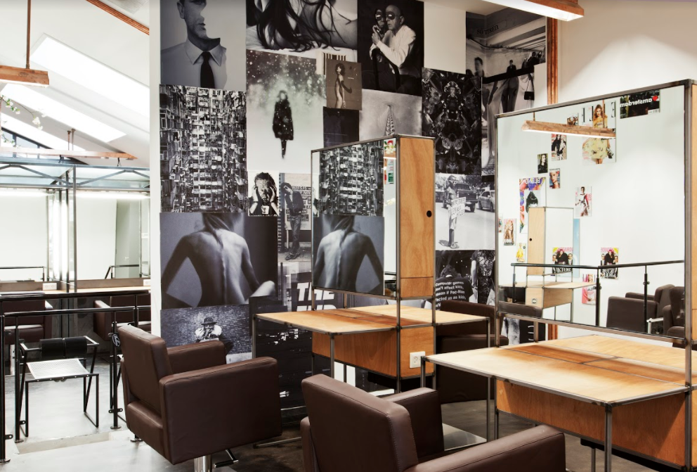 Mogeen salon interior