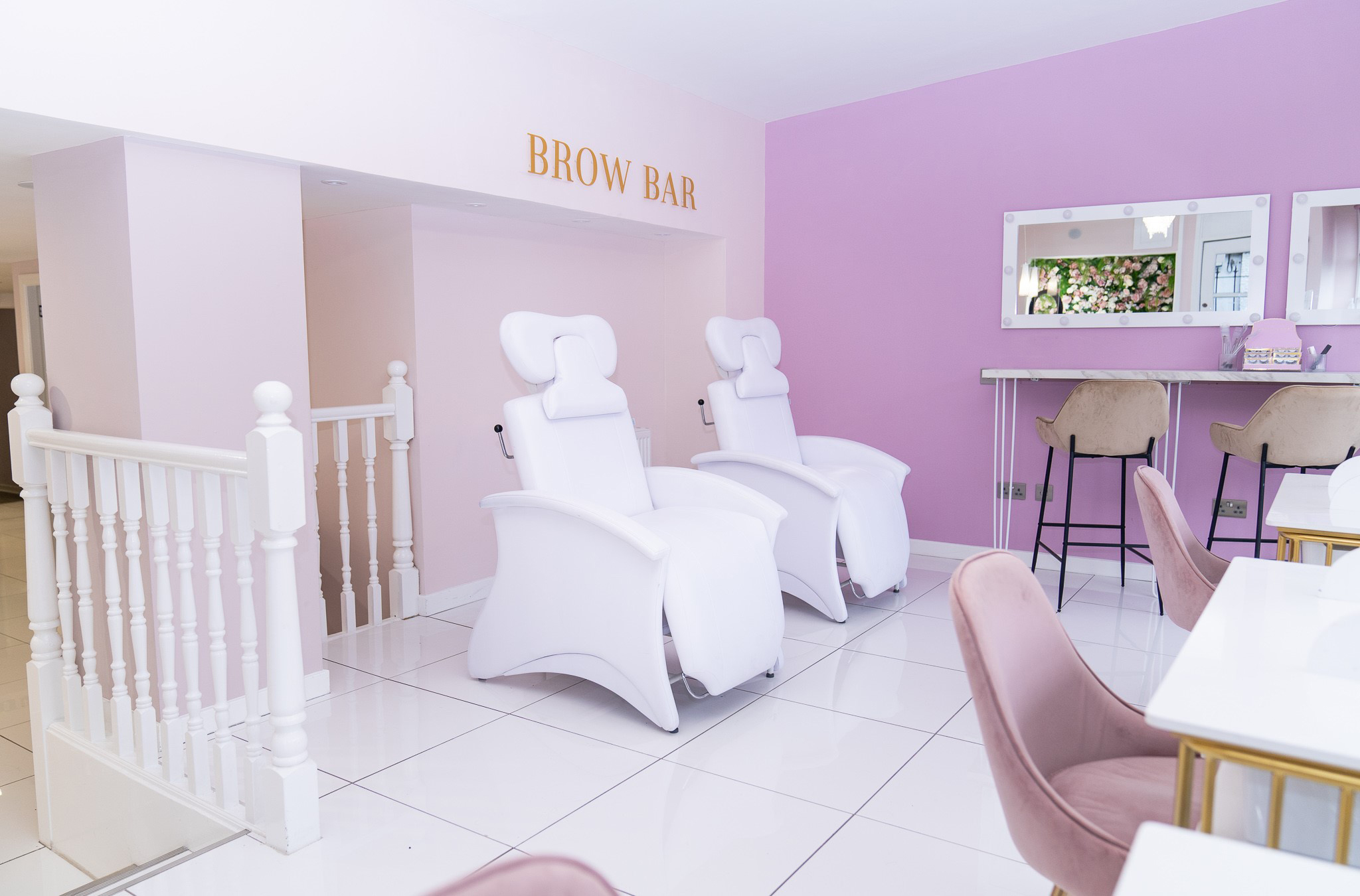 Lotus Monroe Eyebrow/Eyelash Beauty Bed