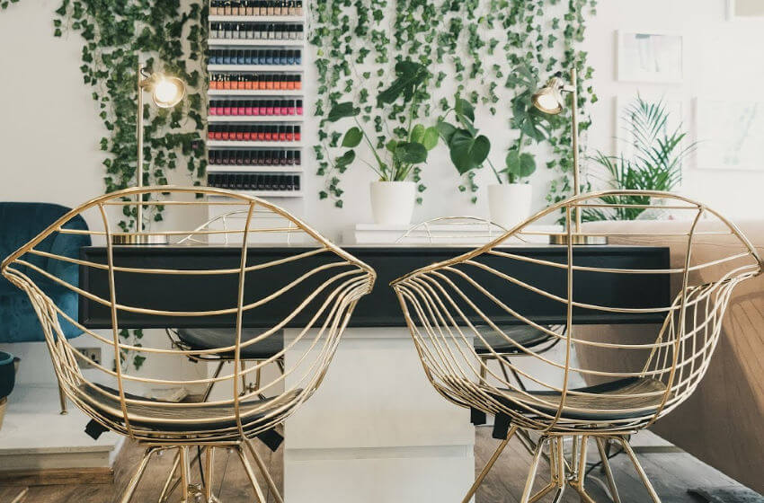 Rose & Wild Nail Area