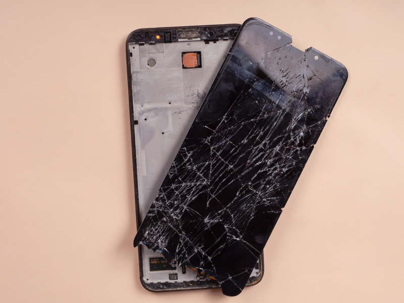 How to upcycle your broken mobile phone parts into survival tools