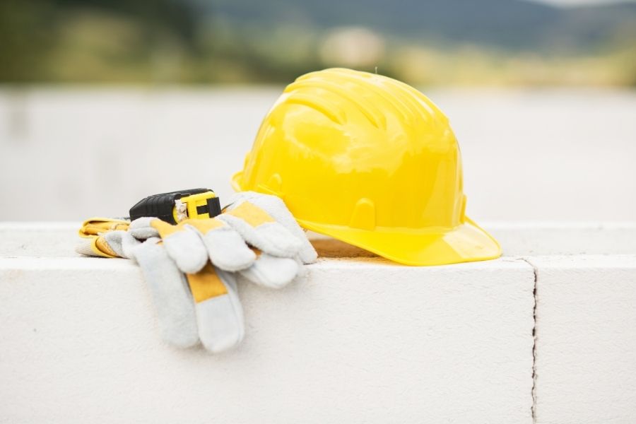 Casco de seguridad amarillo